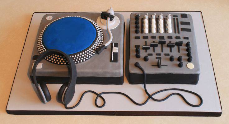 Delicious Cake of DJ Setup