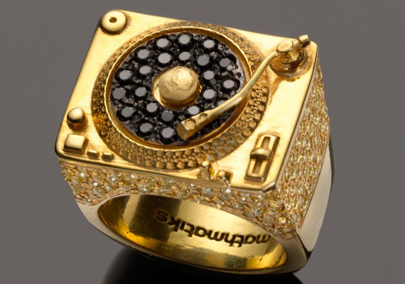 Gold Turntable Ring