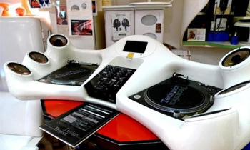 Unique Table with Technics Turntable