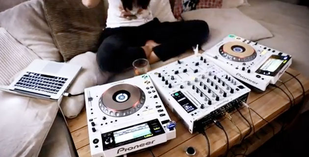 Pioneer CDJ All White Theme