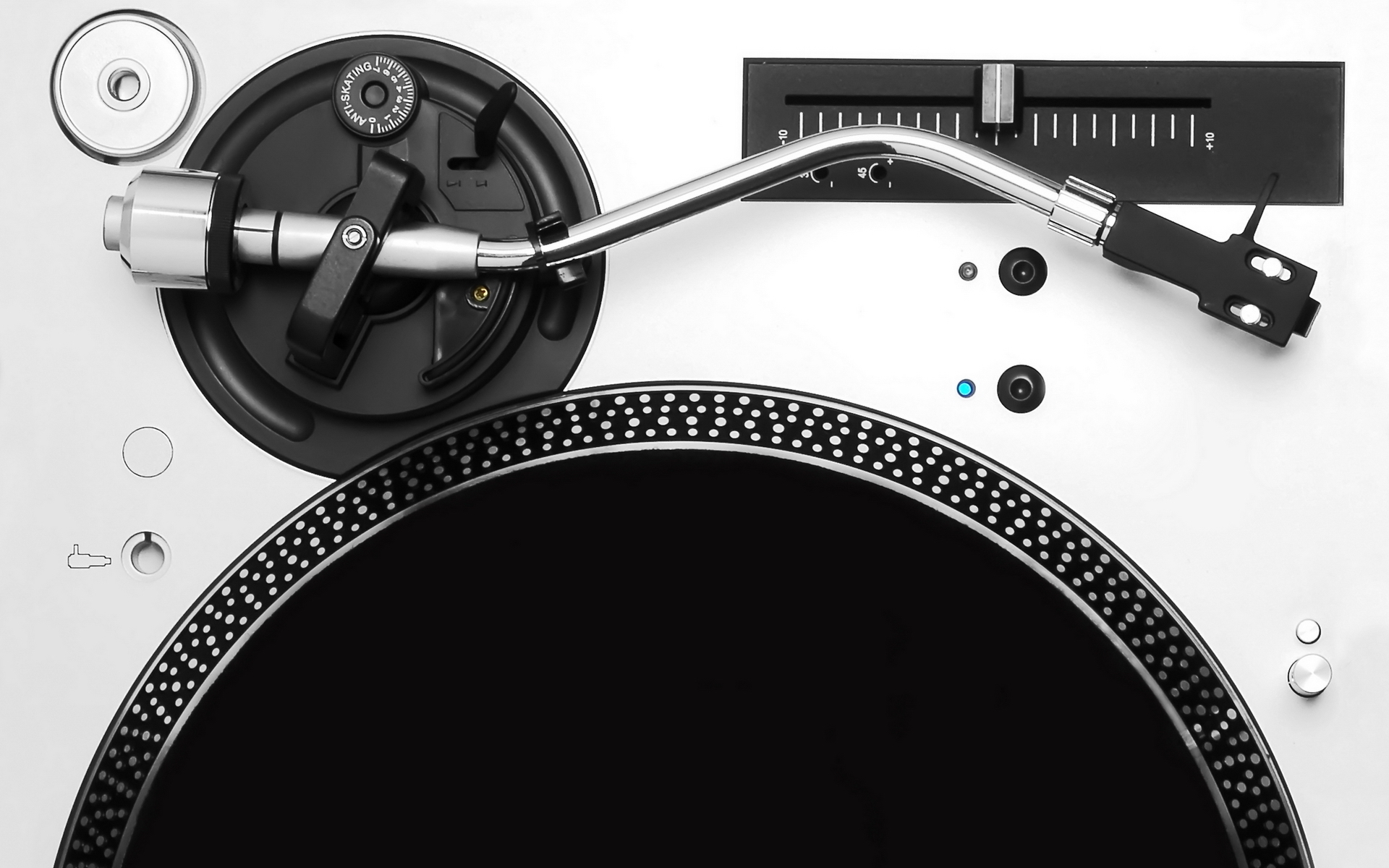 Classic Turntable Wallpaper