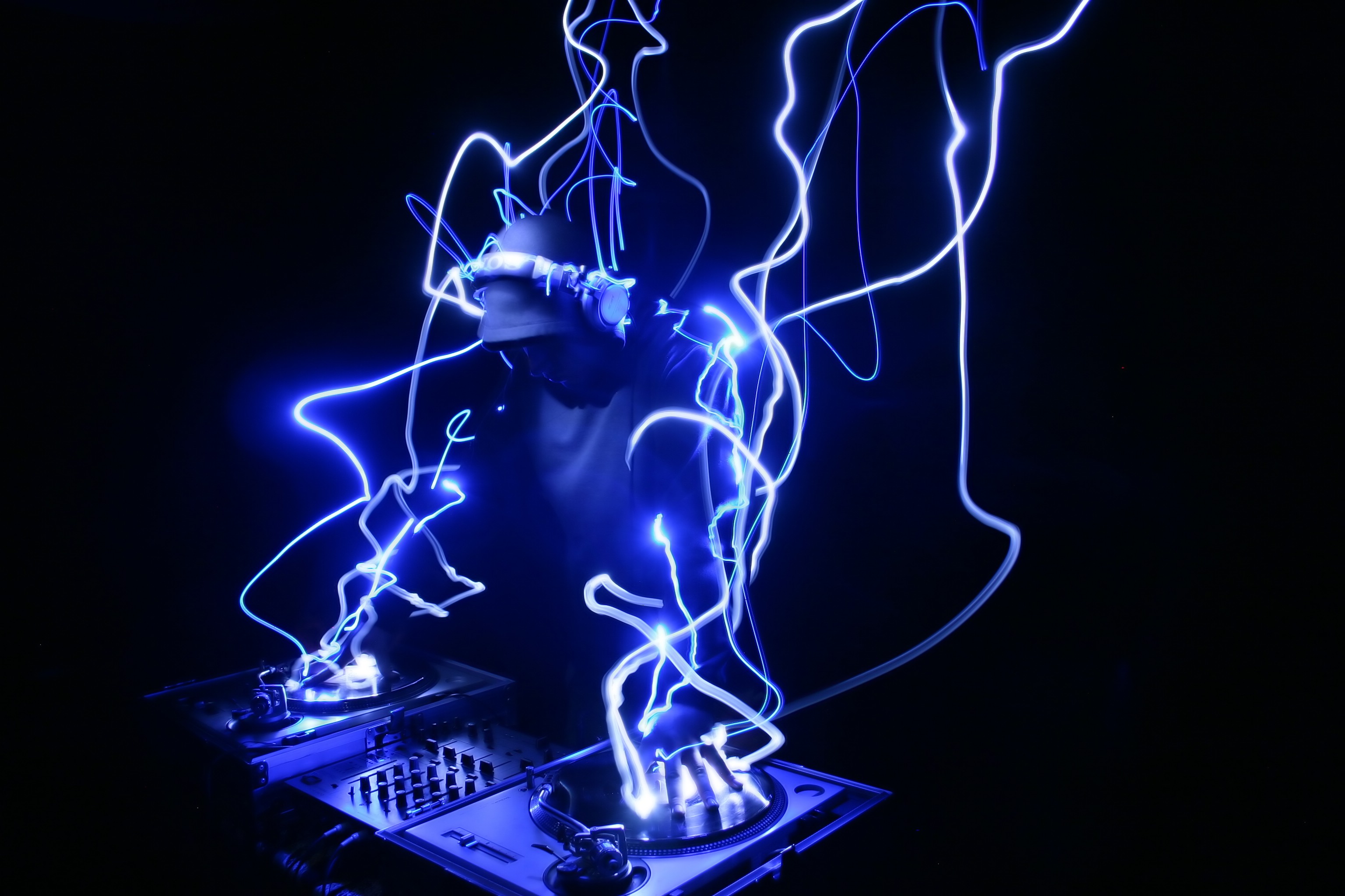 Glowing DJ Wallpaper